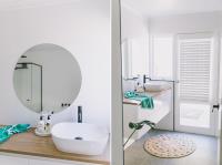 Highgrove Bathrooms - Lansvale image 4